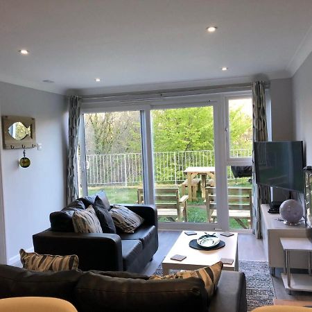 Captivating 2-Bed Villa In Millendreath Near Looe Exteriör bild