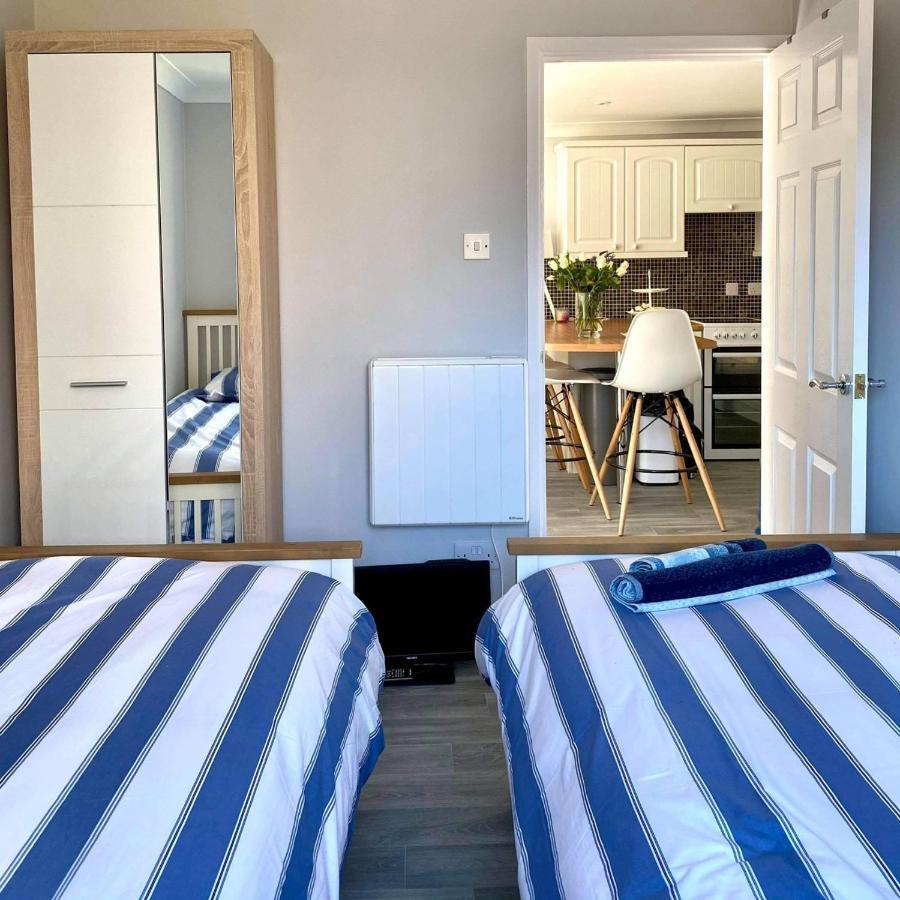Captivating 2-Bed Villa In Millendreath Near Looe Exteriör bild
