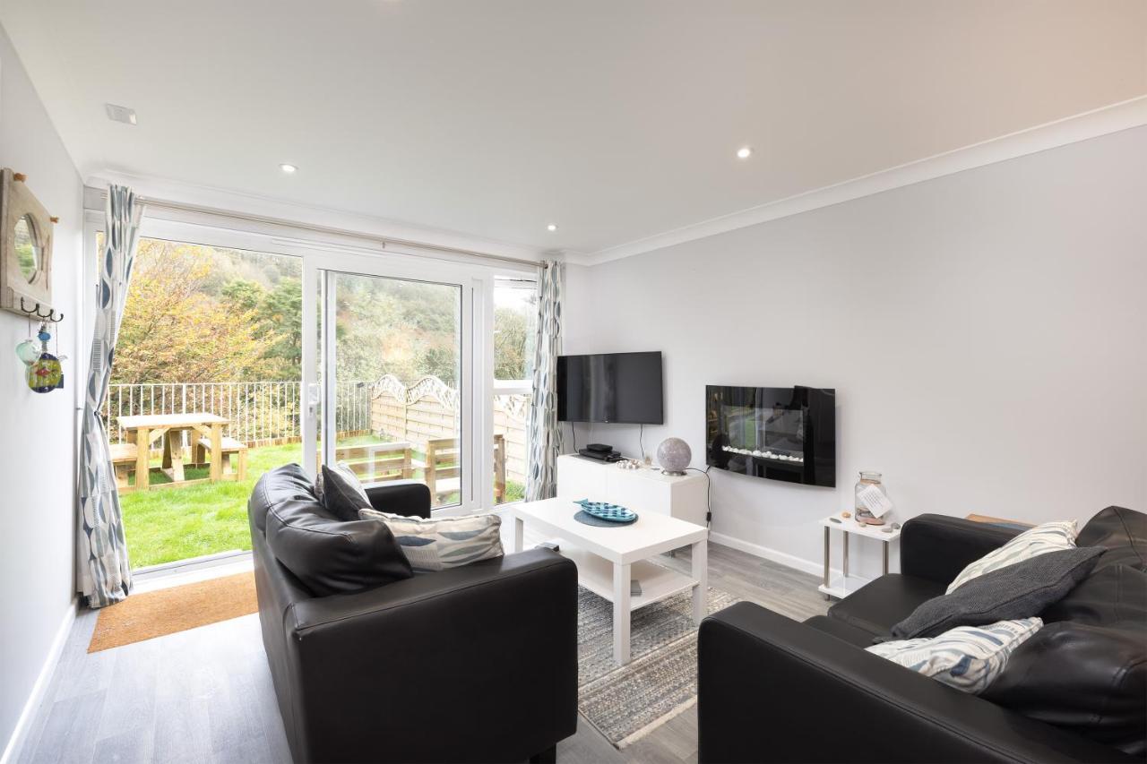 Captivating 2-Bed Villa In Millendreath Near Looe Exteriör bild
