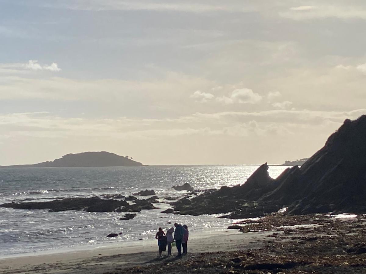 Captivating 2-Bed Villa In Millendreath Near Looe Exteriör bild