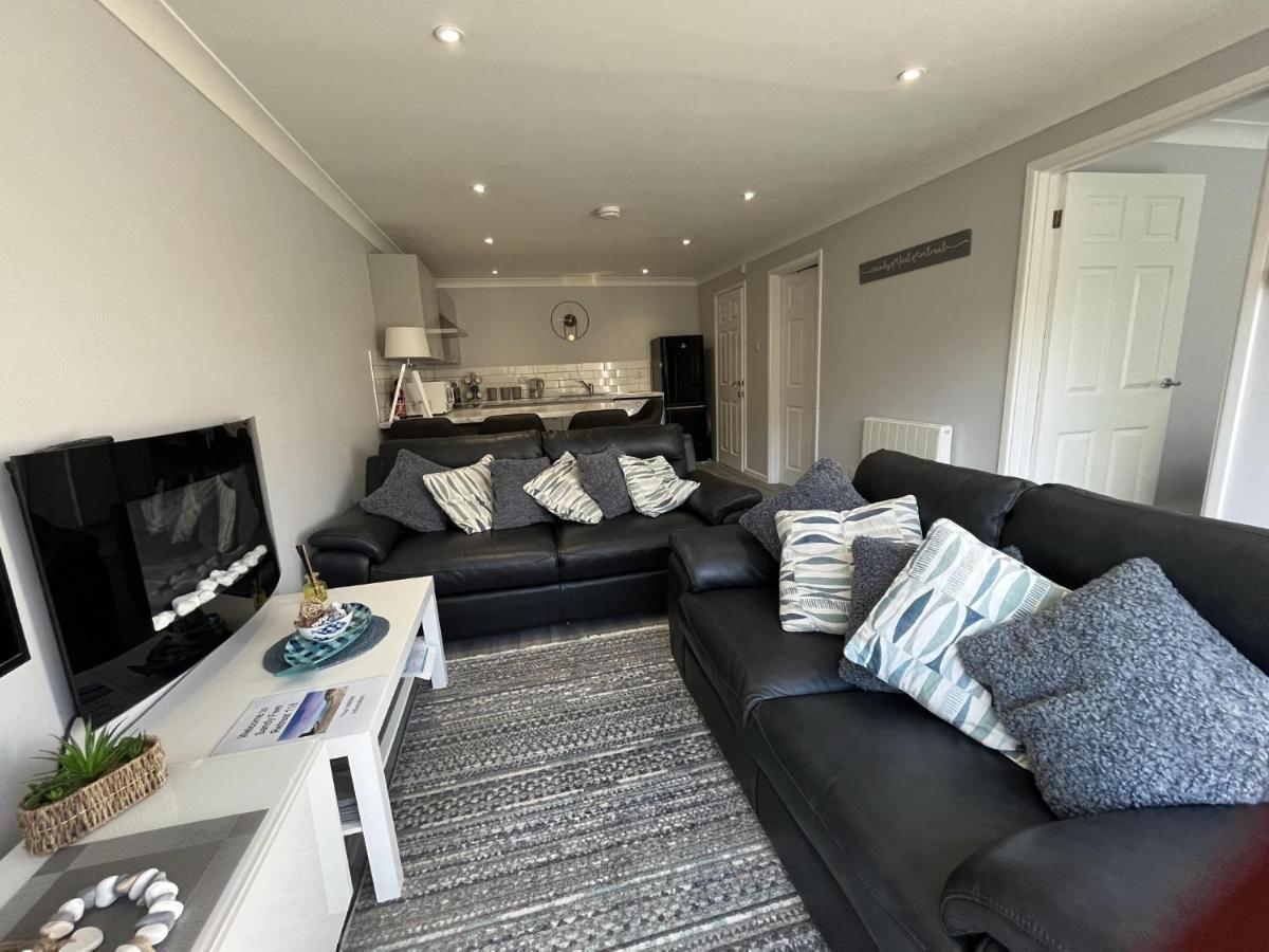 Captivating 2-Bed Villa In Millendreath Near Looe Exteriör bild