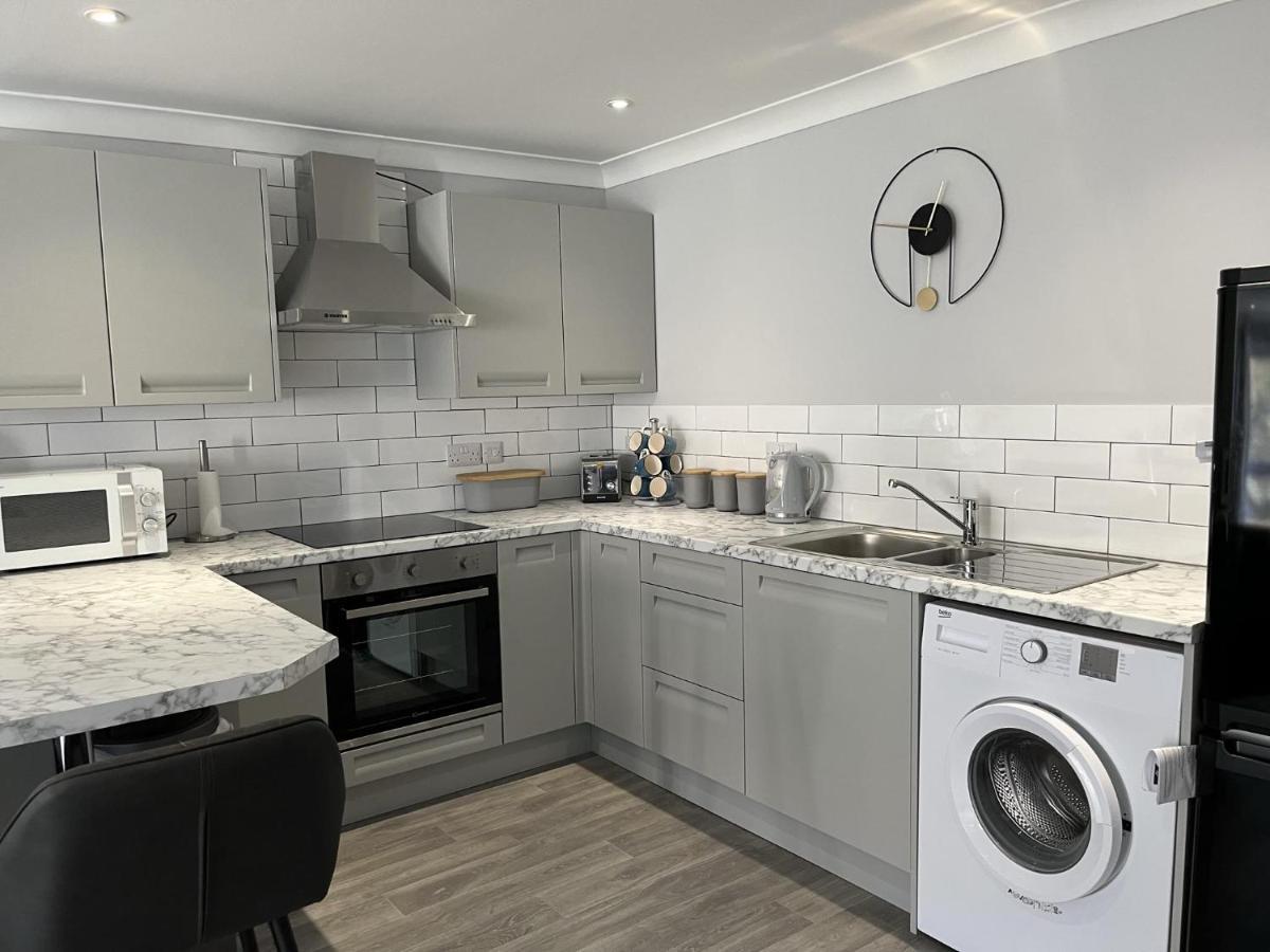 Captivating 2-Bed Villa In Millendreath Near Looe Exteriör bild