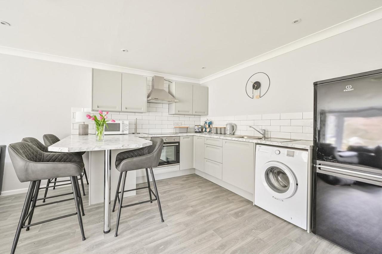 Captivating 2-Bed Villa In Millendreath Near Looe Exteriör bild
